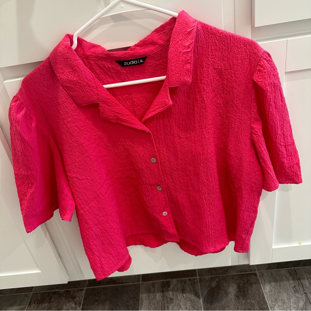 Cute bright pink crop top